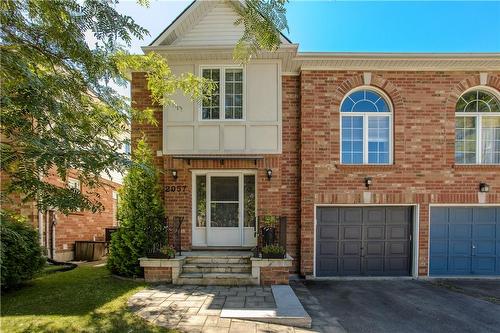 2057 Grovetree Lane, Burlington, ON - Outdoor