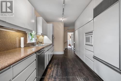 44 Glenrose Avenue, Toronto (Rosedale-Moore Park), ON - Indoor Photo Showing Kitchen With Double Sink