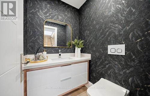 32 Florence Avenue, Toronto (Lansing-Westgate), ON - Indoor Photo Showing Bathroom