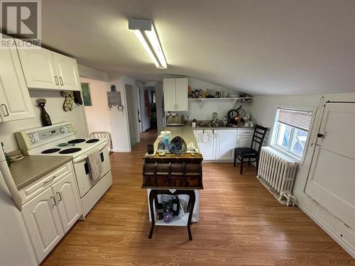 3 O'Meara Blvd, Kirkland Lake, ON - Indoor Photo Showing Kitchen