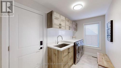 137 Longwater Chase, Markham, ON - Indoor Photo Showing Laundry Room