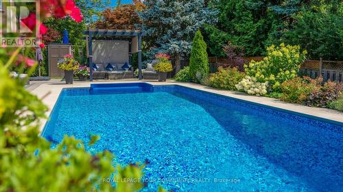 137 Longwater Chase, Markham, ON - Outdoor With In Ground Pool