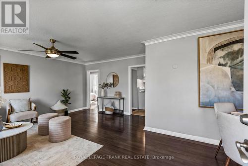 20 Carnegie Street, Scugog (Port Perry), ON - Indoor Photo Showing Living Room