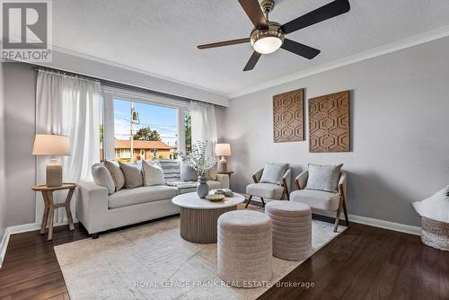 20 Carnegie Street, Scugog (Port Perry), ON - Indoor Photo Showing Living Room