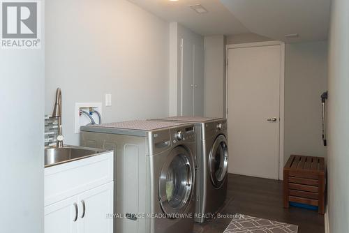 84 Reynolds Crescent, Aurora (Bayview Northeast), ON - Indoor Photo Showing Laundry Room