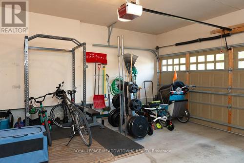 84 Reynolds Crescent, Aurora (Bayview Northeast), ON - Indoor Photo Showing Garage