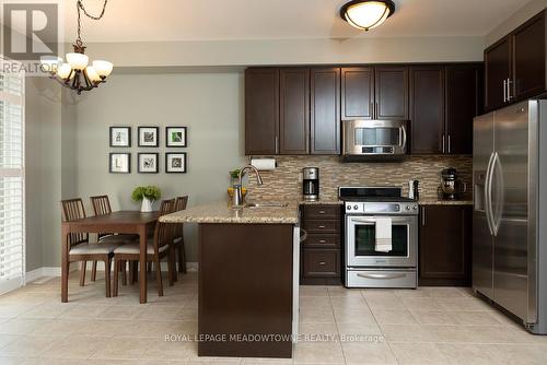 84 Reynolds Crescent, Aurora (Bayview Northeast), ON - Indoor Photo Showing Kitchen