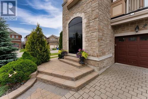 2 Amaranth Court, Richmond Hill, ON - Outdoor