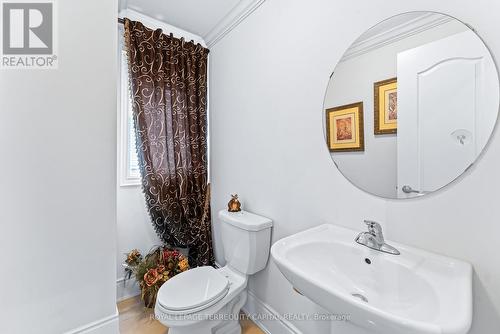 2 Amaranth Court, Richmond Hill, ON - Indoor Photo Showing Bathroom