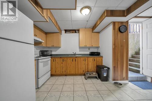 37 Fiddleneck Crescent, Brampton, ON - Indoor Photo Showing Kitchen With Double Sink