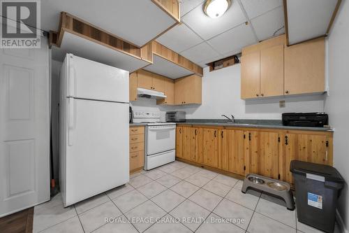 37 Fiddleneck Crescent, Brampton, ON - Indoor Photo Showing Kitchen