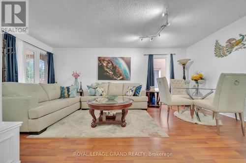 37 Fiddleneck Crescent, Brampton, ON - Indoor Photo Showing Living Room