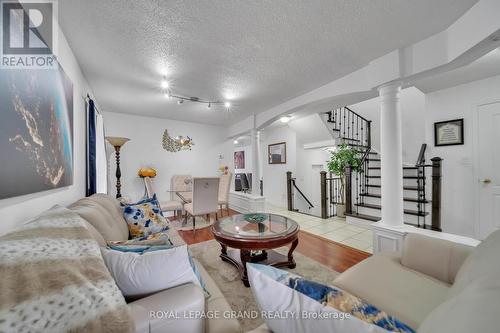 37 Fiddleneck Crescent, Brampton, ON - Indoor Photo Showing Living Room