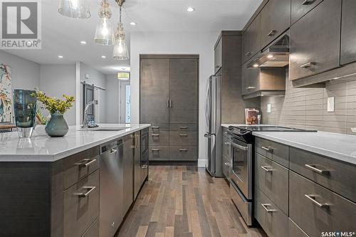 522A 6Th Street E, Saskatoon, SK - Indoor Photo Showing Kitchen With Stainless Steel Kitchen With Upgraded Kitchen