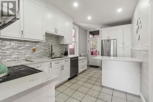 197 Wentworth Street S, Hamilton (Stinson), ON - Indoor Photo Showing Kitchen With Upgraded Kitchen