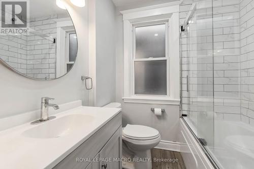 197 Wentworth Street S, Hamilton (Stinson), ON - Indoor Photo Showing Bathroom