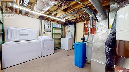 64 Cameron Crescent, Regina, SK - Indoor Photo Showing Laundry Room