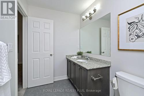 3898 Koenig Road, Burlington (Alton), ON - Indoor Photo Showing Bathroom