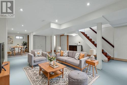 1710 Blackbird Drive, Mississauga (Applewood), ON - Indoor Photo Showing Living Room