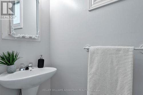 1710 Blackbird Drive, Mississauga (Applewood), ON - Indoor Photo Showing Bathroom