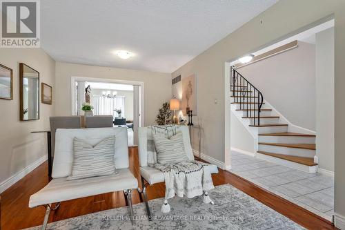 1710 Blackbird Drive, Mississauga (Applewood), ON - Indoor Photo Showing Living Room