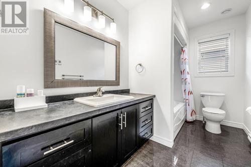 9 Glen Abbey Street, St. John'S, NL - Indoor Photo Showing Bathroom