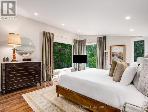 1273 Queen Victoria Avenue, Mississauga, ON - Indoor Photo Showing Bedroom