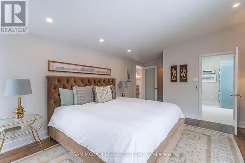 1273 Queen Victoria Avenue, Mississauga, ON - Indoor Photo Showing Bedroom