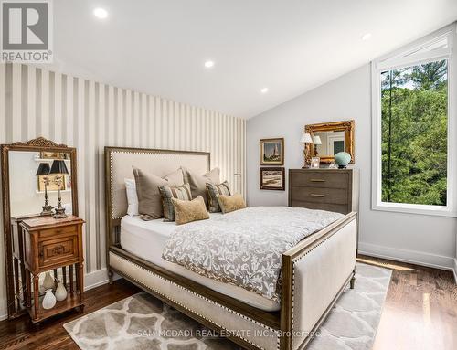 1273 Queen Victoria Avenue, Mississauga, ON - Indoor Photo Showing Bedroom