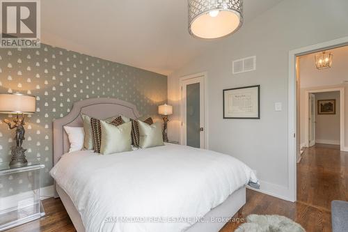 1273 Queen Victoria Avenue, Mississauga, ON - Indoor Photo Showing Bedroom