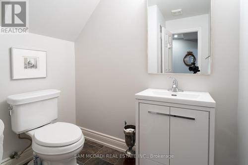 1273 Queen Victoria Avenue, Mississauga, ON - Indoor Photo Showing Bathroom