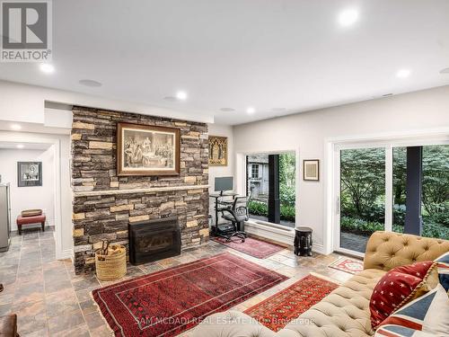 1273 Queen Victoria Avenue, Mississauga, ON - Indoor Photo Showing Living Room With Fireplace