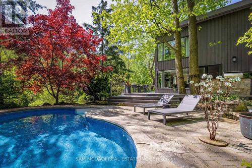 1273 Queen Victoria Avenue, Mississauga, ON - Outdoor With In Ground Pool