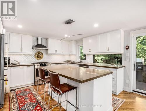 1273 Queen Victoria Avenue, Mississauga, ON - Indoor Photo Showing Kitchen With Upgraded Kitchen