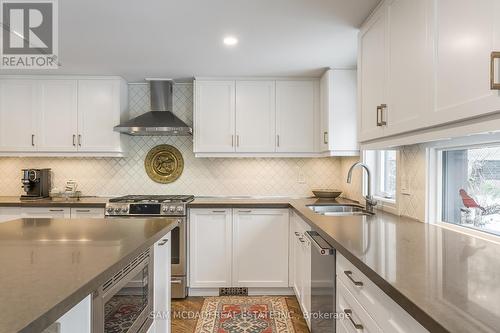 1273 Queen Victoria Avenue, Mississauga, ON - Indoor Photo Showing Kitchen With Double Sink With Upgraded Kitchen