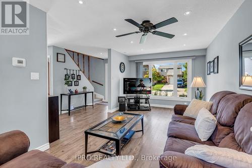 30 Ridler Court, Brampton, ON - Indoor Photo Showing Living Room