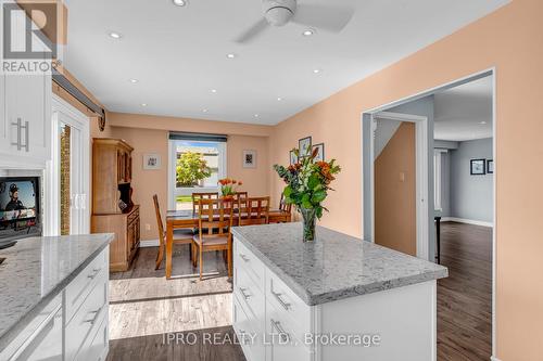 30 Ridler Court, Brampton, ON - Indoor Photo Showing Kitchen With Upgraded Kitchen