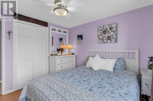 30 Ridler Court, Brampton, ON - Indoor Photo Showing Bedroom