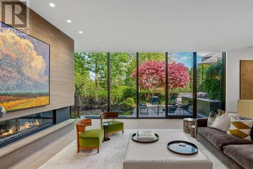 11 Thornwood Road, Toronto (Rosedale-Moore Park), ON - Indoor Photo Showing Living Room With Fireplace