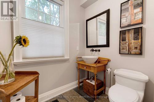 938 Meadow Wood Road, Mississauga, ON - Indoor Photo Showing Bathroom