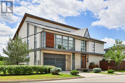 622 KOZEL COURT  Mississauga, ON L4Z 4E4