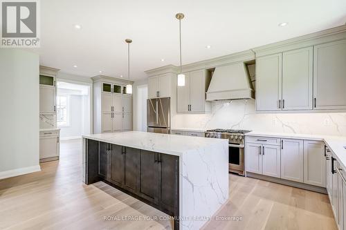 52 Sunset Beach Road, Georgina, ON - Indoor Photo Showing Kitchen With Upgraded Kitchen