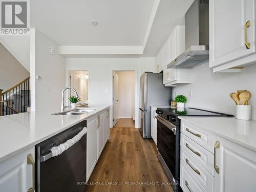 146 Elgin Street, Orillia, ON - Indoor Photo Showing Kitchen With Upgraded Kitchen