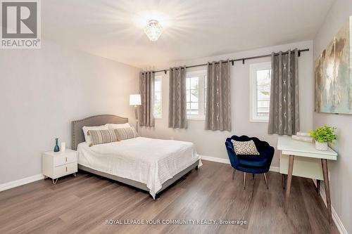 116 Winchester Terrace, Barrie, ON - Indoor Photo Showing Bedroom