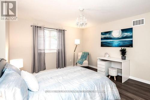 116 Winchester Terrace, Barrie (Innis-Shore), ON - Indoor Photo Showing Bedroom