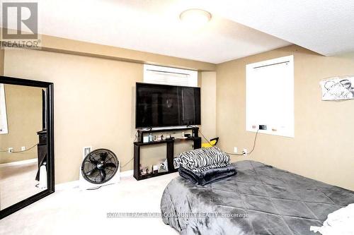 116 Winchester Terrace, Barrie, ON - Indoor Photo Showing Bedroom