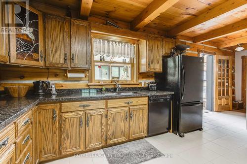 335 Murray Road, Penetanguishene, ON - Indoor Photo Showing Kitchen With Double Sink