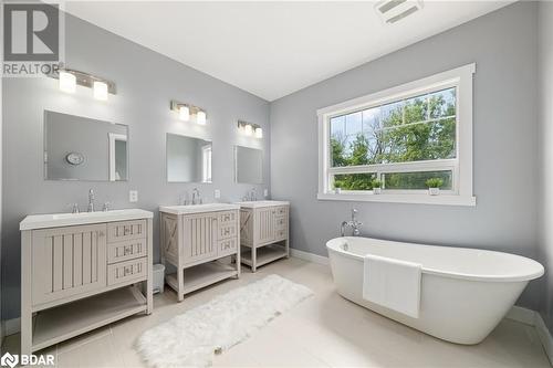 190 Lakeshore Road, Brighton, ON - Indoor Photo Showing Bathroom