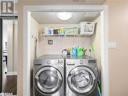 200 Robert Speck Parkway Unit# 602, Mississauga, ON - Indoor Photo Showing Laundry Room