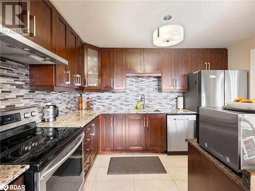 200 Robert Speck Parkway Unit# 602, Mississauga, ON - Indoor Photo Showing Kitchen With Stainless Steel Kitchen With Upgraded Kitchen